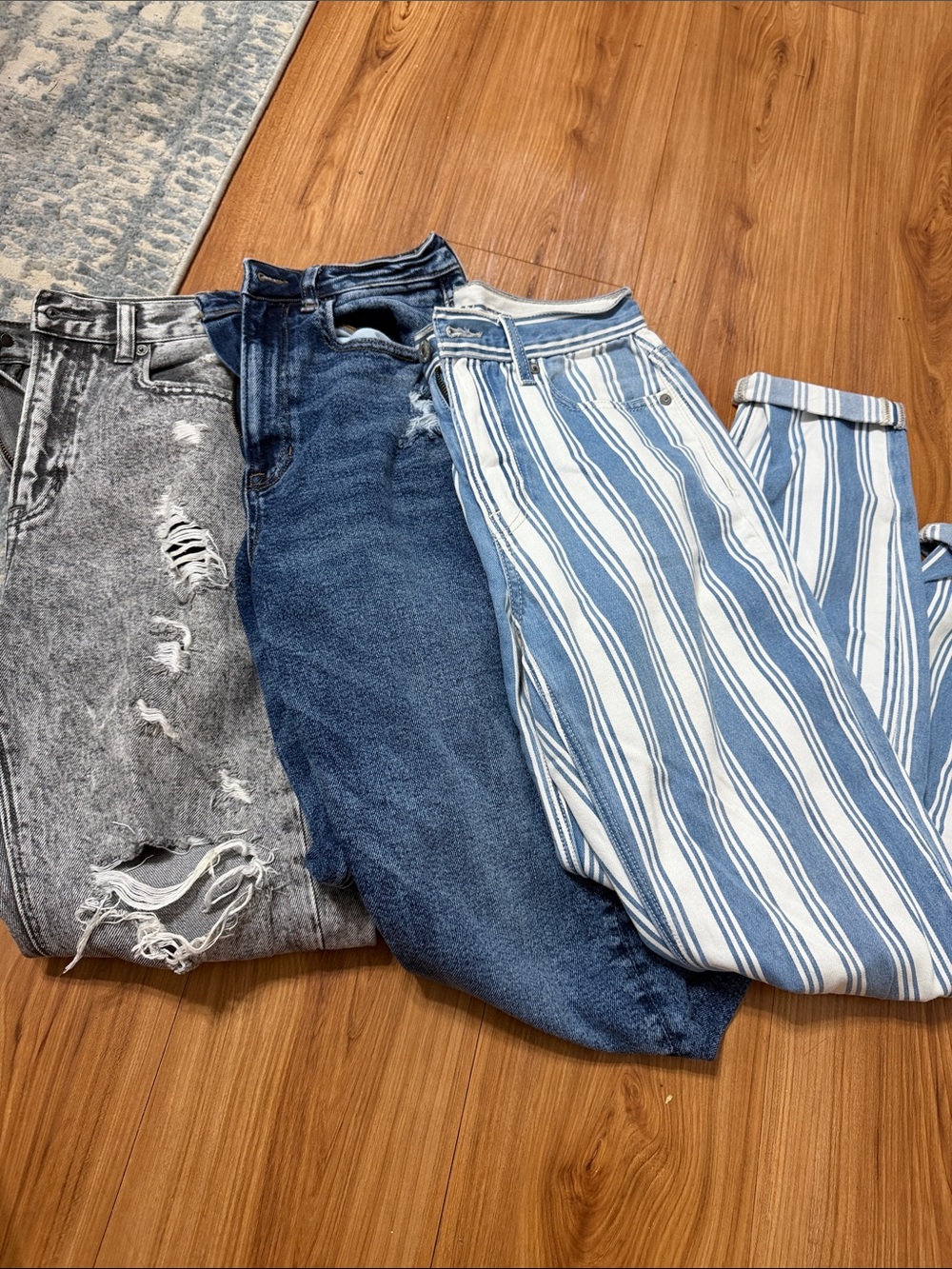 Women’s Blue Striped High-Waist Jeans